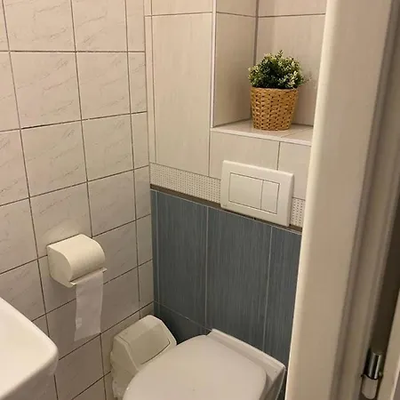 S Balkonom Apartmán