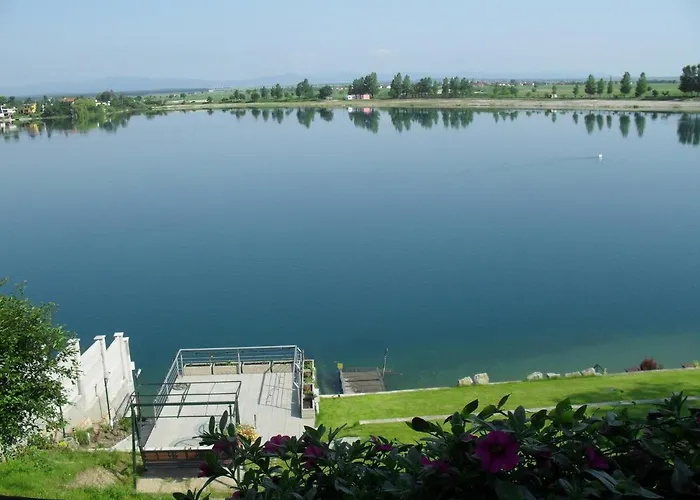 S Balkonom Appartement